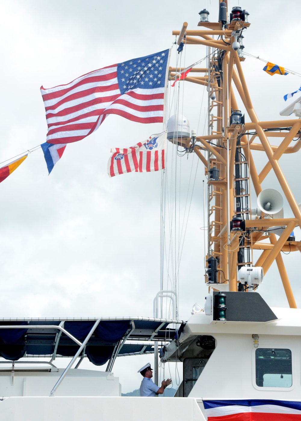 Coast Guard commissions Hawaii's first Sentinel-class cutter