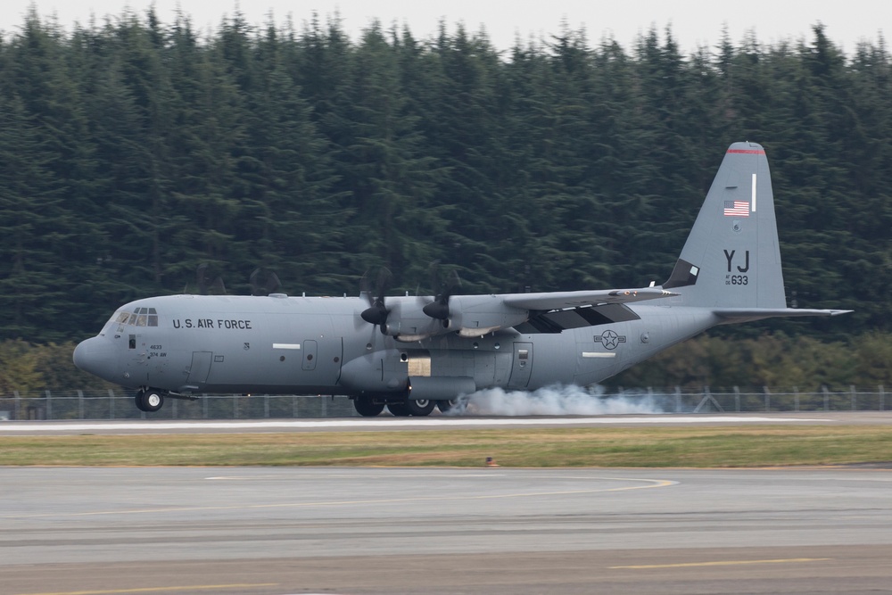 Yokota receives 7th C-130J from Little Rock AFB