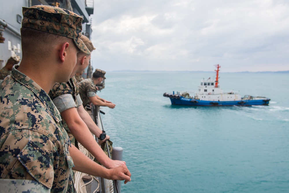 USS Ashland departs Okinawa, begins Blue Chromite