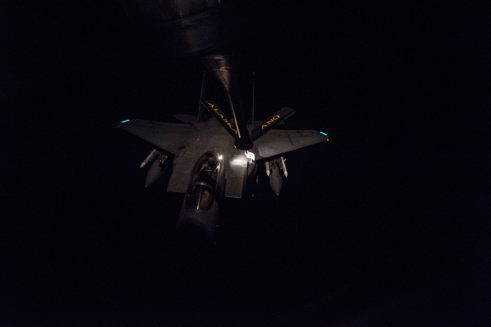 340th EARS refuels F-16C's and F-15E's  over Iraq