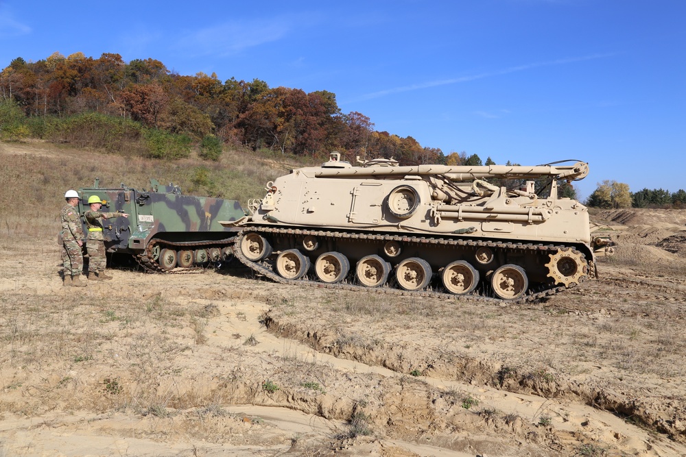 Fort McCoy’s RTS-Maintenance holds first Tracked Vehicle Recovery Course