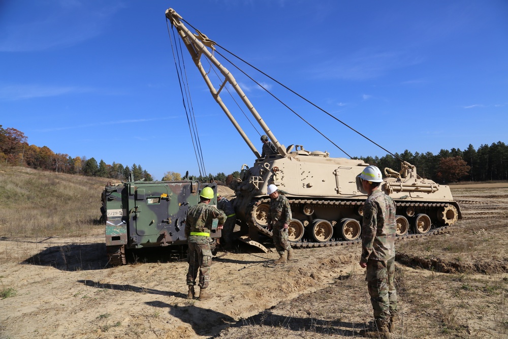 Fort McCoy’s RTS-Maintenance holds first Tracked Vehicle Recovery Course