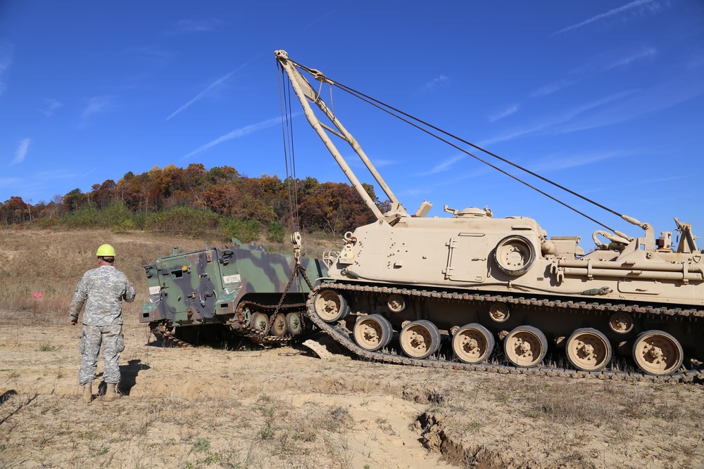 Fort McCoy’s RTS-Maintenance holds first Tracked Vehicle Recovery Course