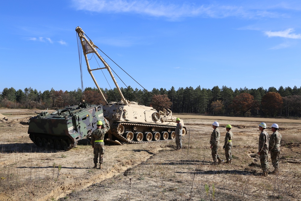 Fort McCoy’s RTS-Maintenance holds first Tracked Vehicle Recovery Course