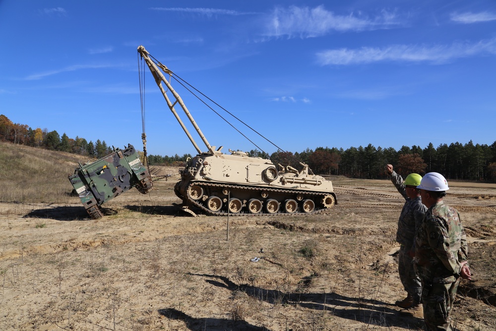 Fort McCoy’s RTS-Maintenance holds first Tracked Vehicle Recovery Course