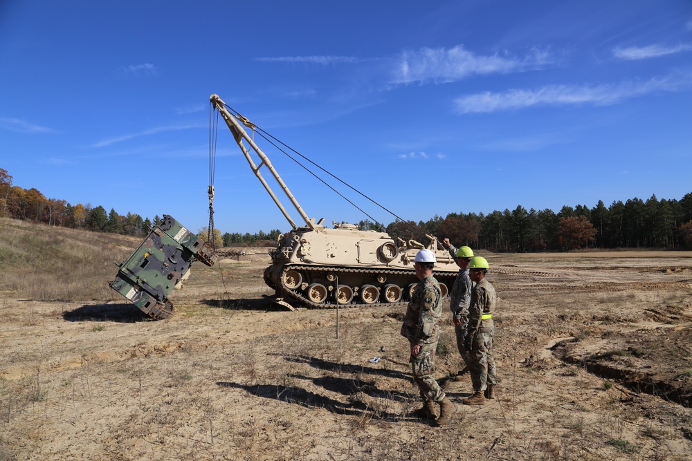 Fort McCoy’s RTS-Maintenance holds first Tracked Vehicle Recovery Course