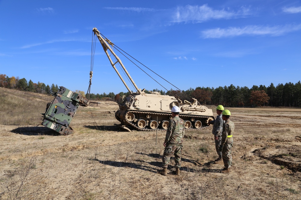 Fort McCoy’s RTS-Maintenance holds first Tracked Vehicle Recovery Course