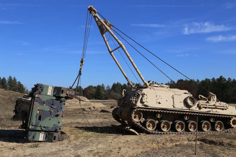 Fort McCoy’s RTS-Maintenance holds first Tracked Vehicle Recovery Course
