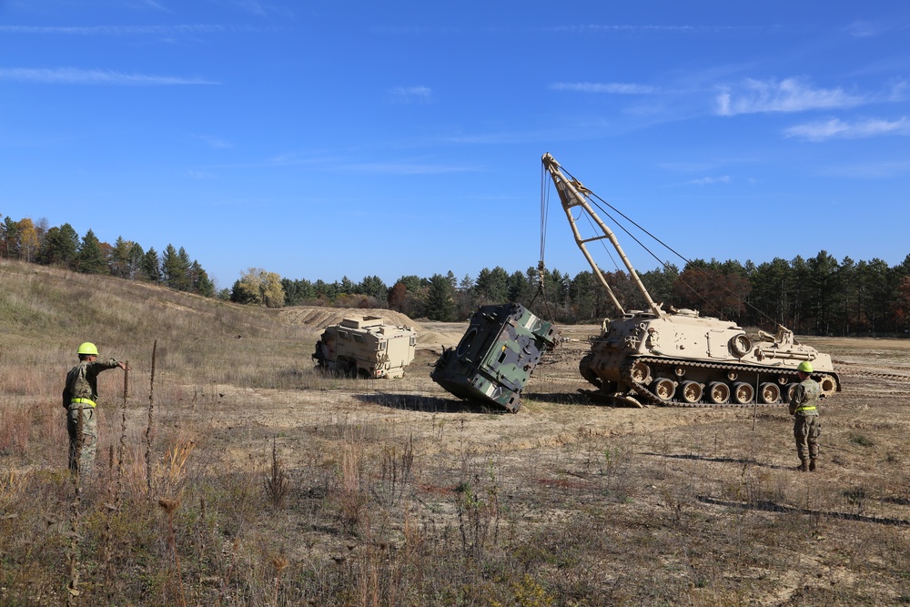 Fort McCoy’s RTS-Maintenance holds first Tracked Vehicle Recovery Course