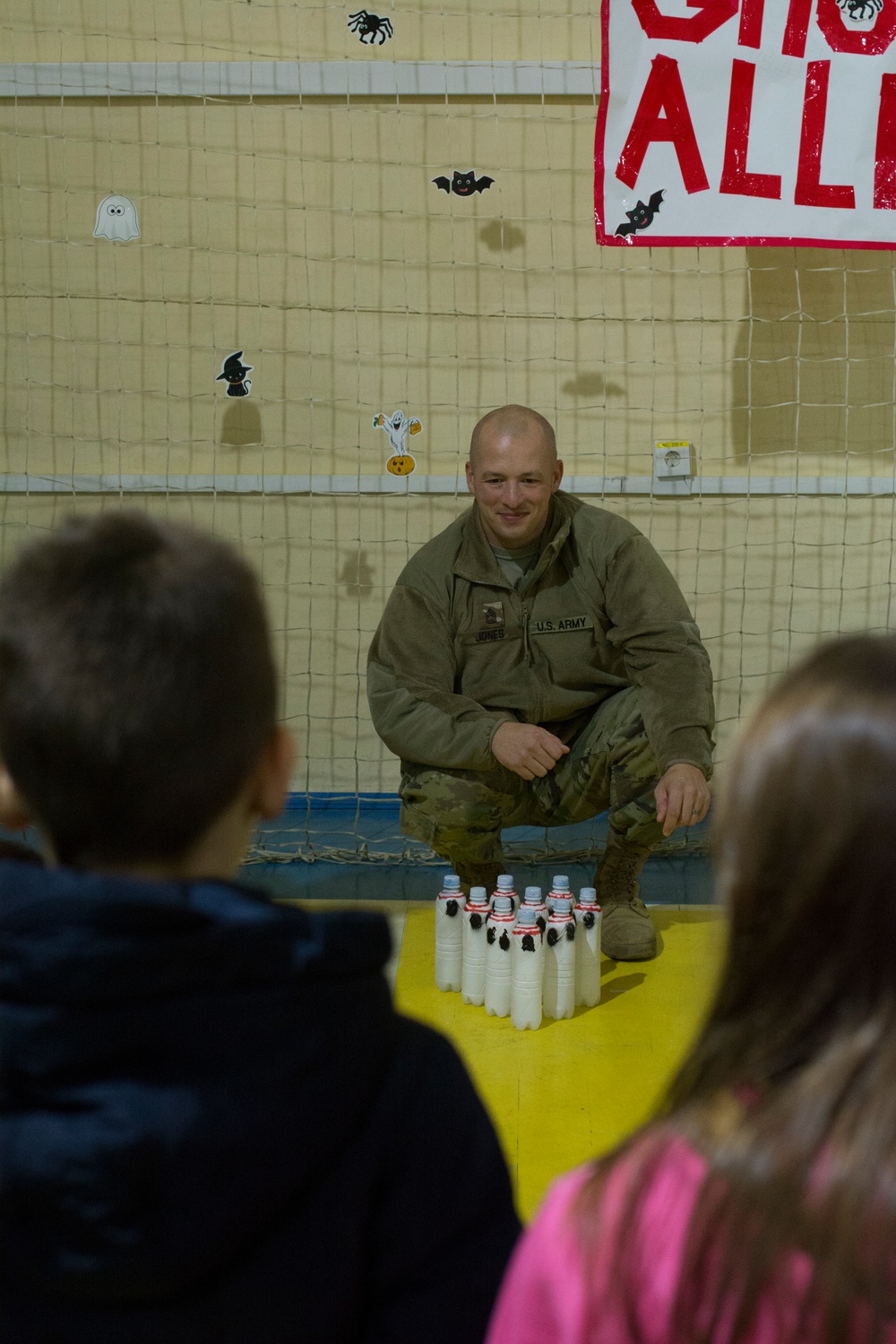 U.S. Soldiers share Halloween with Ukrainian families