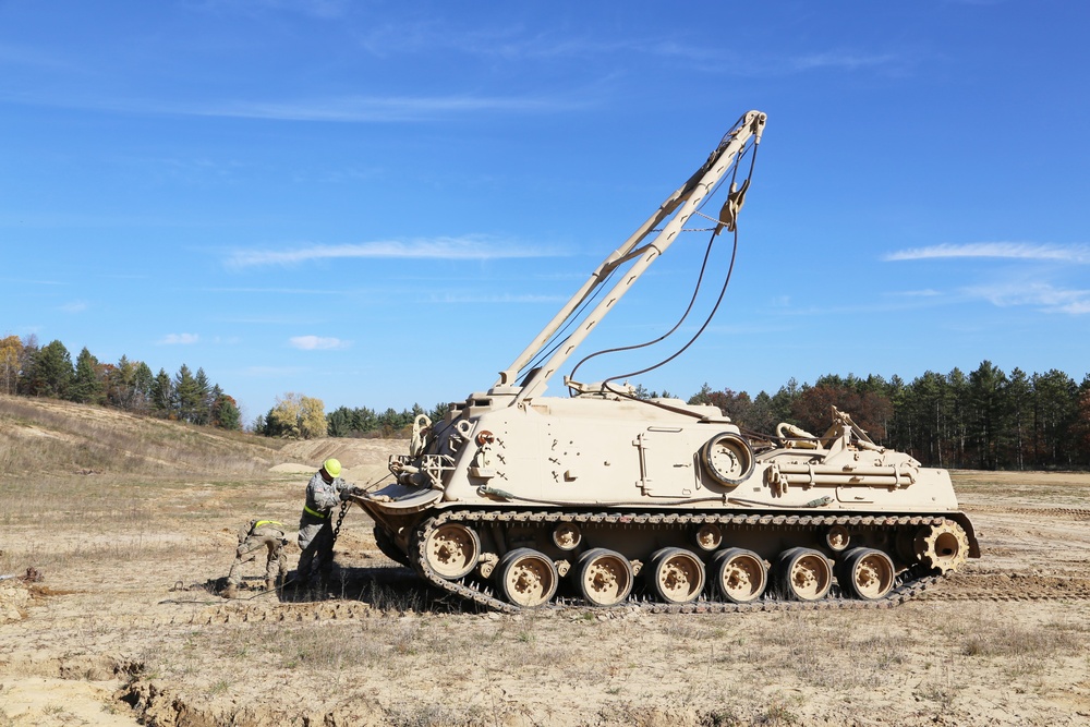 Fort McCoy’s RTS-Maintenance holds first Tracked Vehicle Recovery Course