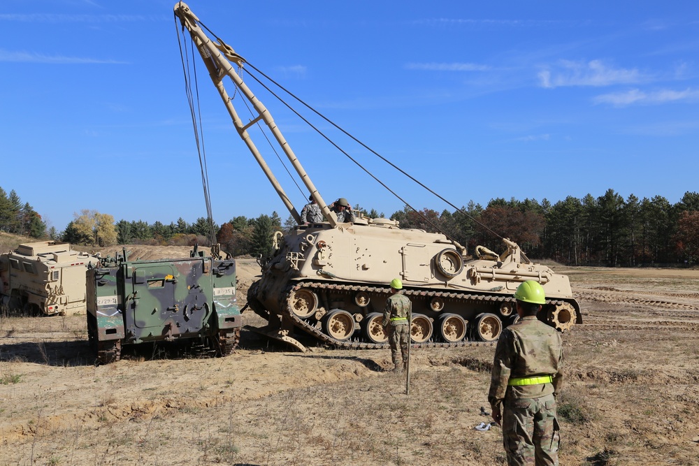 Fort McCoy’s RTS-Maintenance holds first Tracked Vehicle Recovery Course