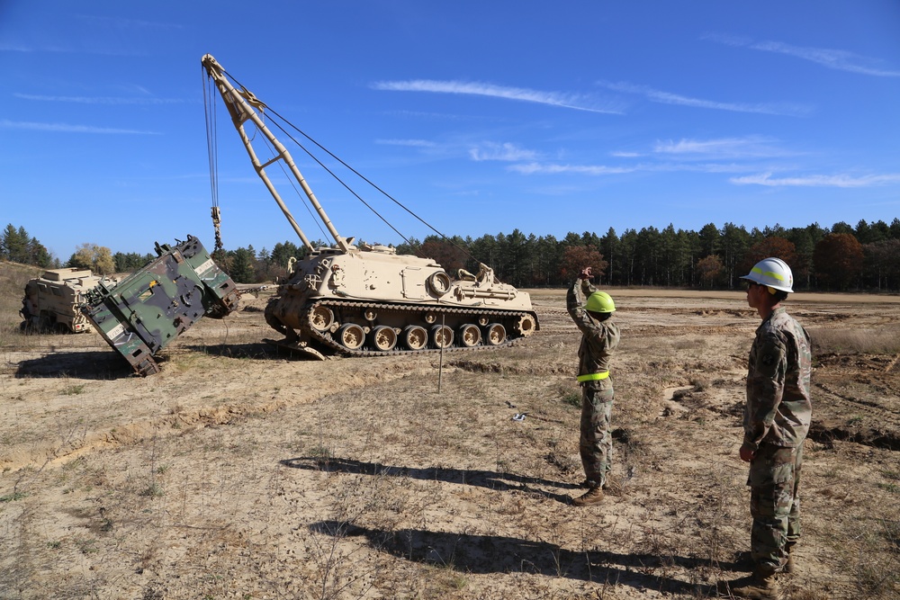 Fort McCoy’s RTS-Maintenance holds first Tracked Vehicle Recovery Course