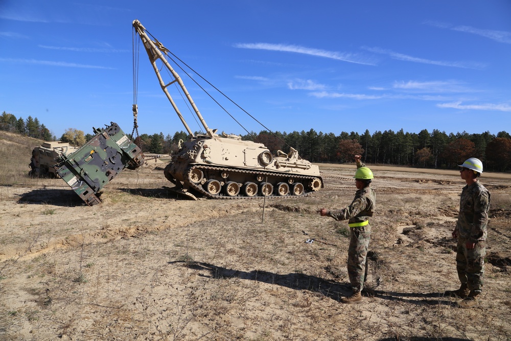 Fort McCoy’s RTS-Maintenance holds first Tracked Vehicle Recovery Course