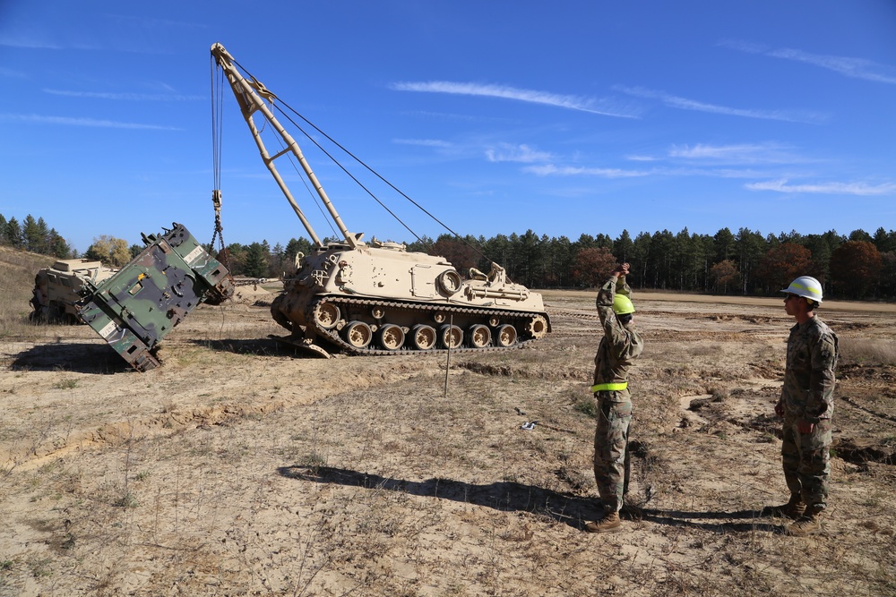 Fort McCoy’s RTS-Maintenance holds first Tracked Vehicle Recovery Course