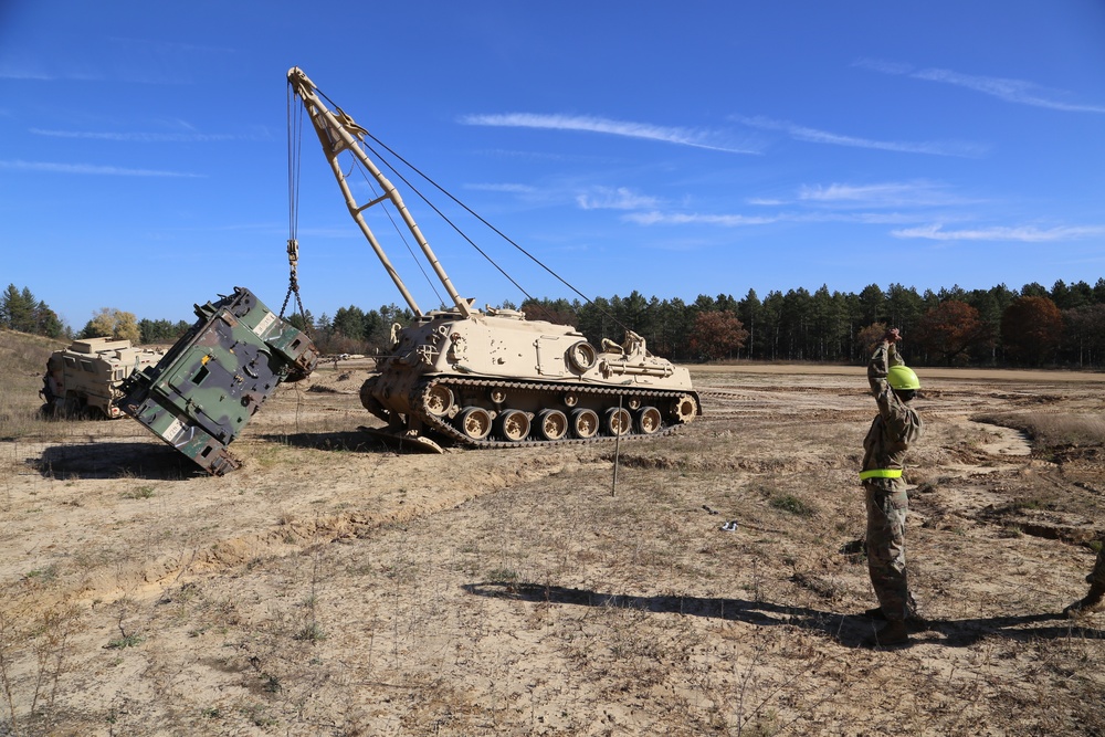 Fort McCoy’s RTS-Maintenance holds first Tracked Vehicle Recovery Course