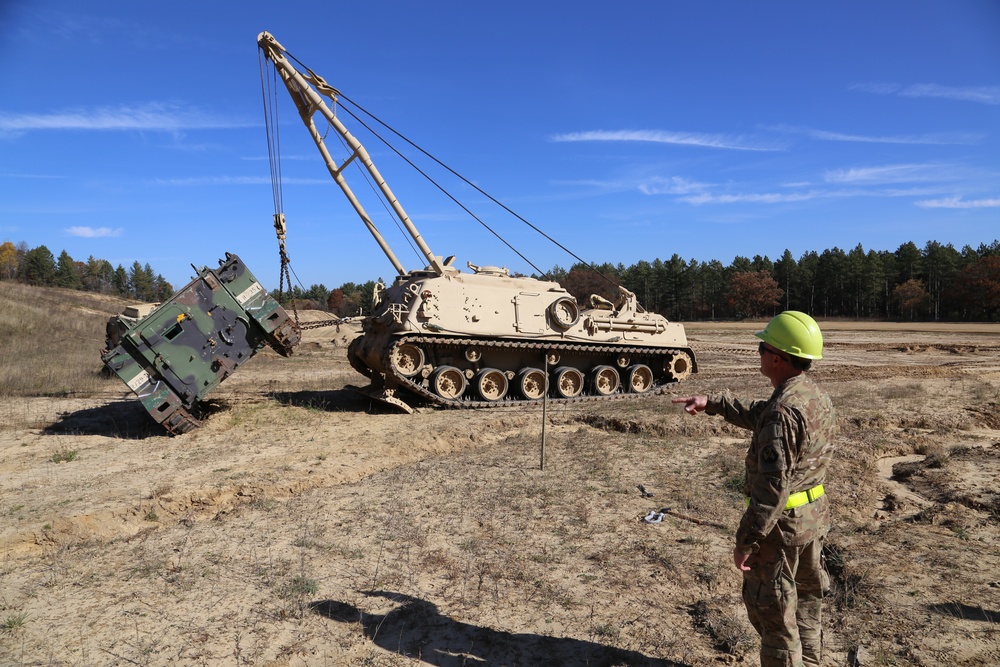 Fort McCoy’s RTS-Maintenance holds first Tracked Vehicle Recovery Course