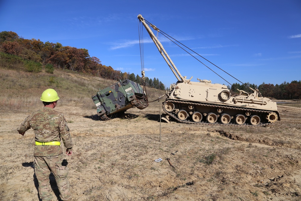 Fort McCoy’s RTS-Maintenance holds first Tracked Vehicle Recovery Course