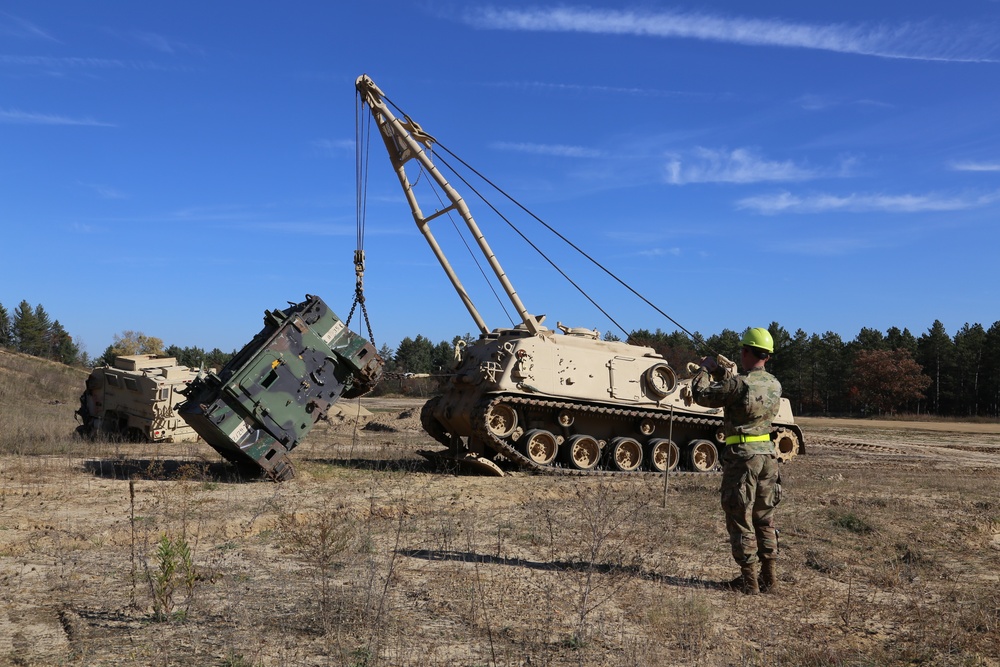 Fort McCoy’s RTS-Maintenance holds first Tracked Vehicle Recovery Course