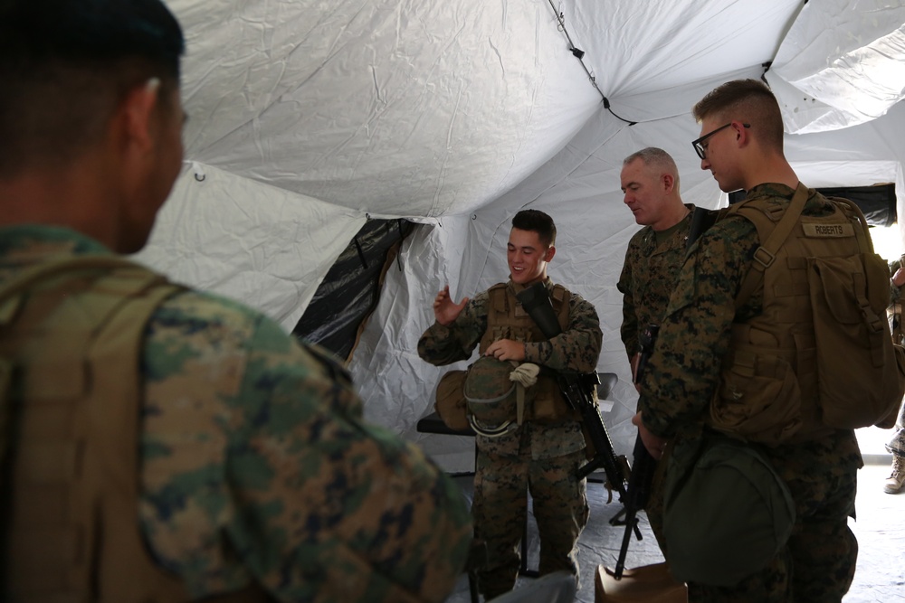 3d MLG commanding general visits CLB-4 during Blue Chromite