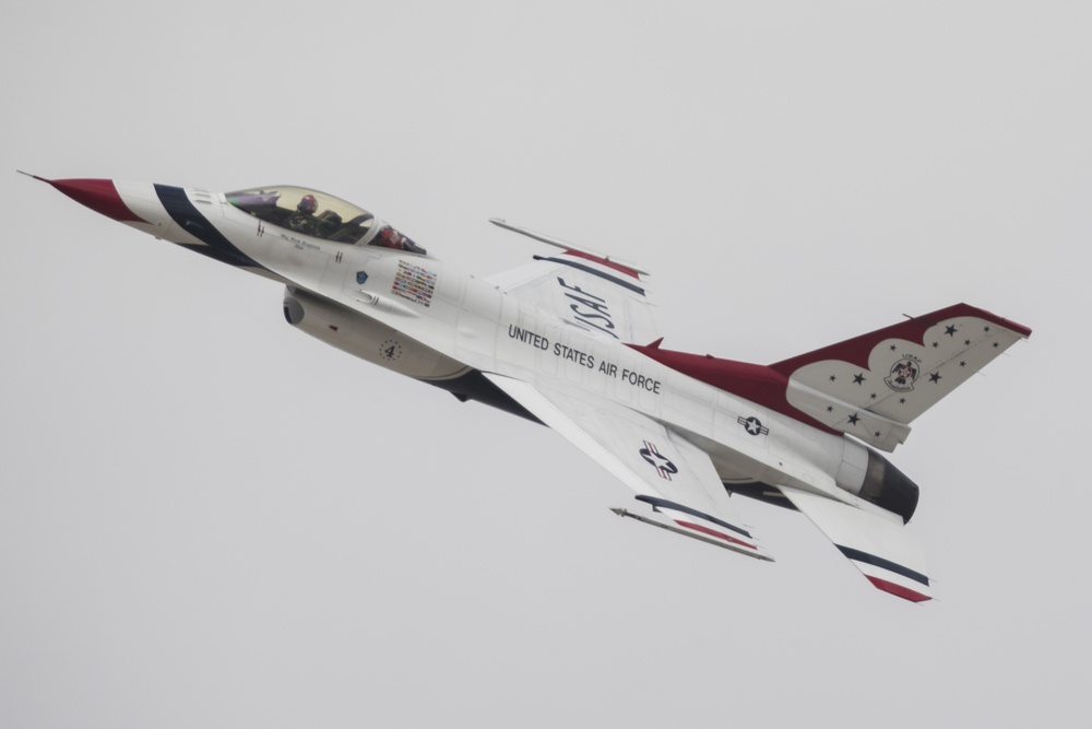 Thunderbirds arrive at JBSA for 2017 Air Show