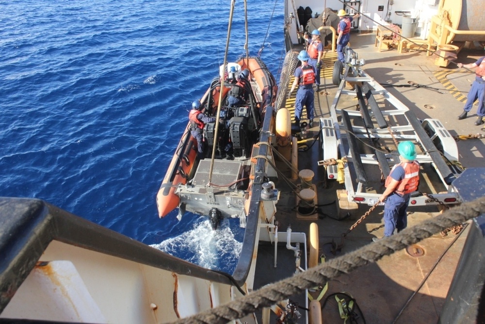 Coast Guard conducts interceptor operations during counter-smuggling patrol