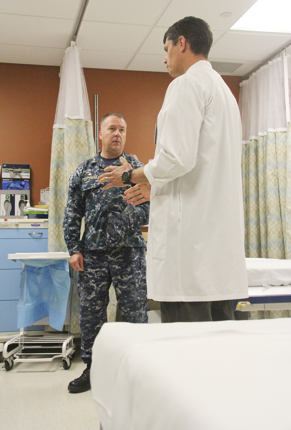 NHB commander tours Madigan, discuss partnership opportunities