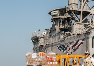 USS America conducts vertical replenishment