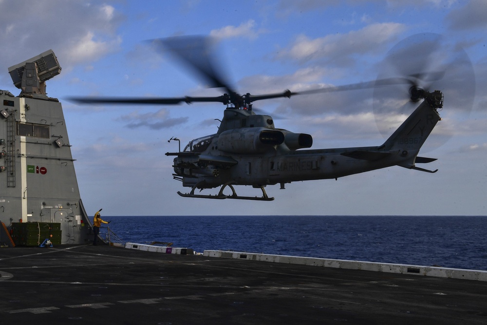 USS San Diego (LPD 22) AH-1Z Viper Attack Helicopter