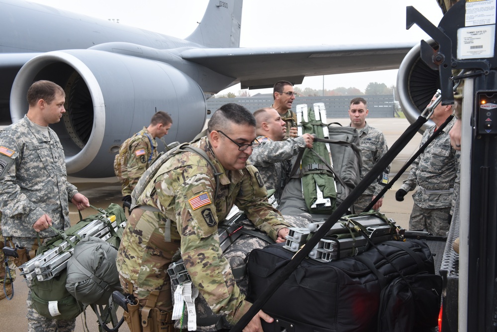 Illinois Guardsmen Leave for Puerto Rico Relief Efforts
