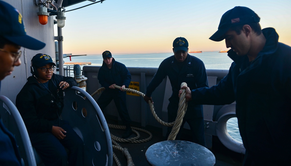 USS Iwo Jima (LHD 7) Conducts Combined COMPTUEX