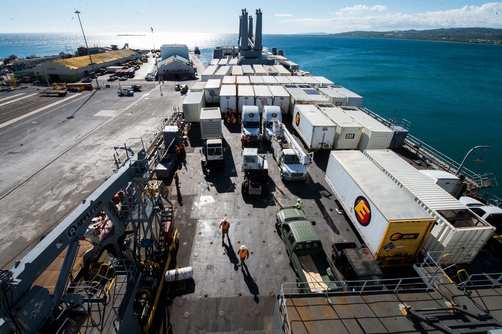 Hurricane Maria: USNS Brittin arrives in Ponce