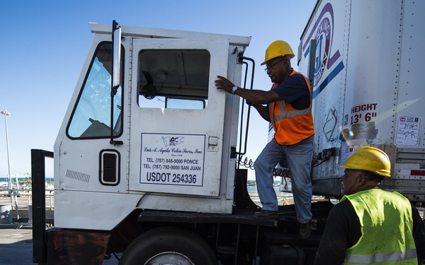 Hurricane Maria: USNS Brittin arrives in Ponce