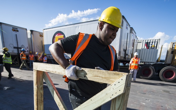 Hurricane Maria: USNS Brittin arrives in Ponce