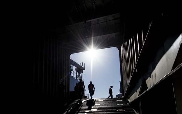 Hurricane Maria: USNS Brittin arrives in Ponce