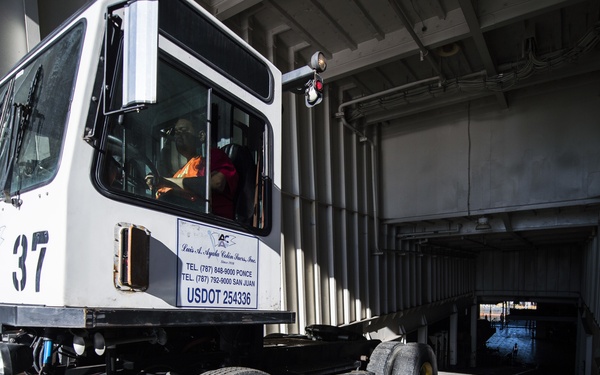 Hurricane Maria: USNS Brittin arrives in Ponce