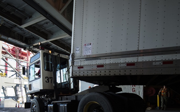 Hurricane Maria: USNS Brittin arrives in Ponce