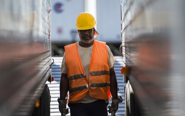 Hurricane Maria: USNS Brittin arrives in Ponce