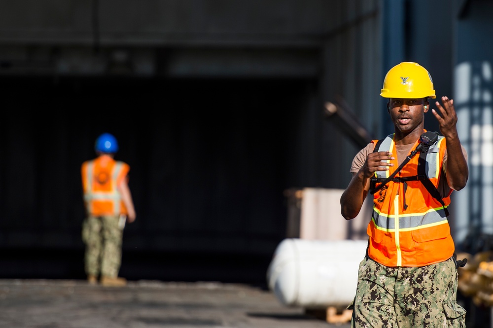 Hurricane Maria: USNS Brittin arrives in Ponce