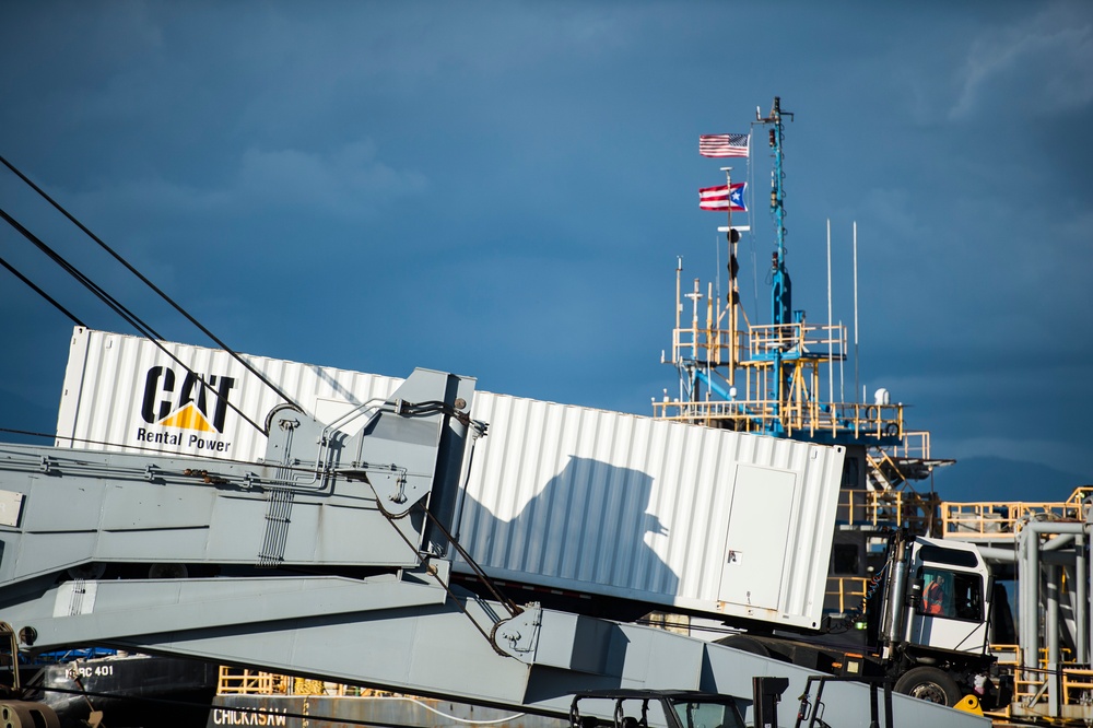 Hurricane Maria: USNS Brittin arrives in Ponce