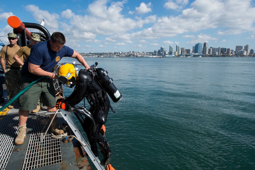 Undersea Rescue Command conducts Training Exercise