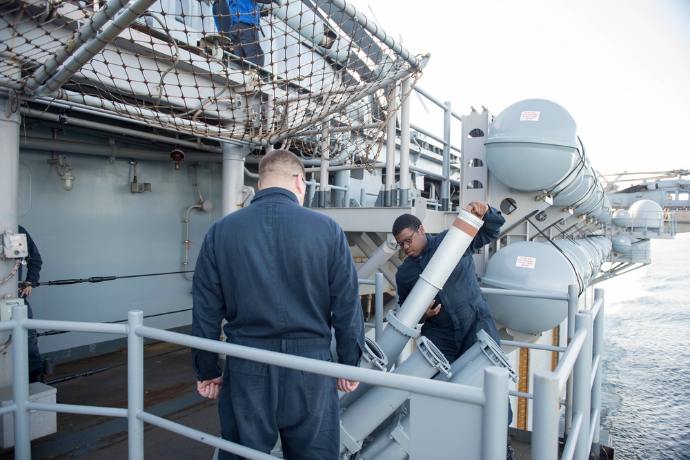 USS Iwo Jima (LHD 7) Conducts Combined COMPTUEX