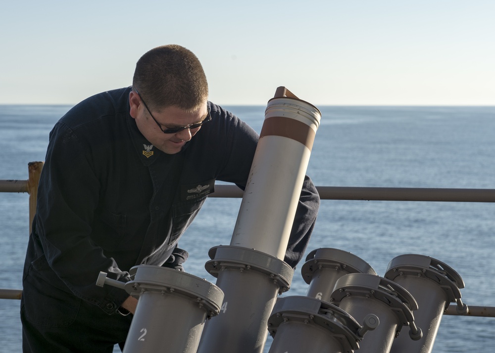 USS Iwo Jima (LHD 7) Conducts Combined COMPTUEX