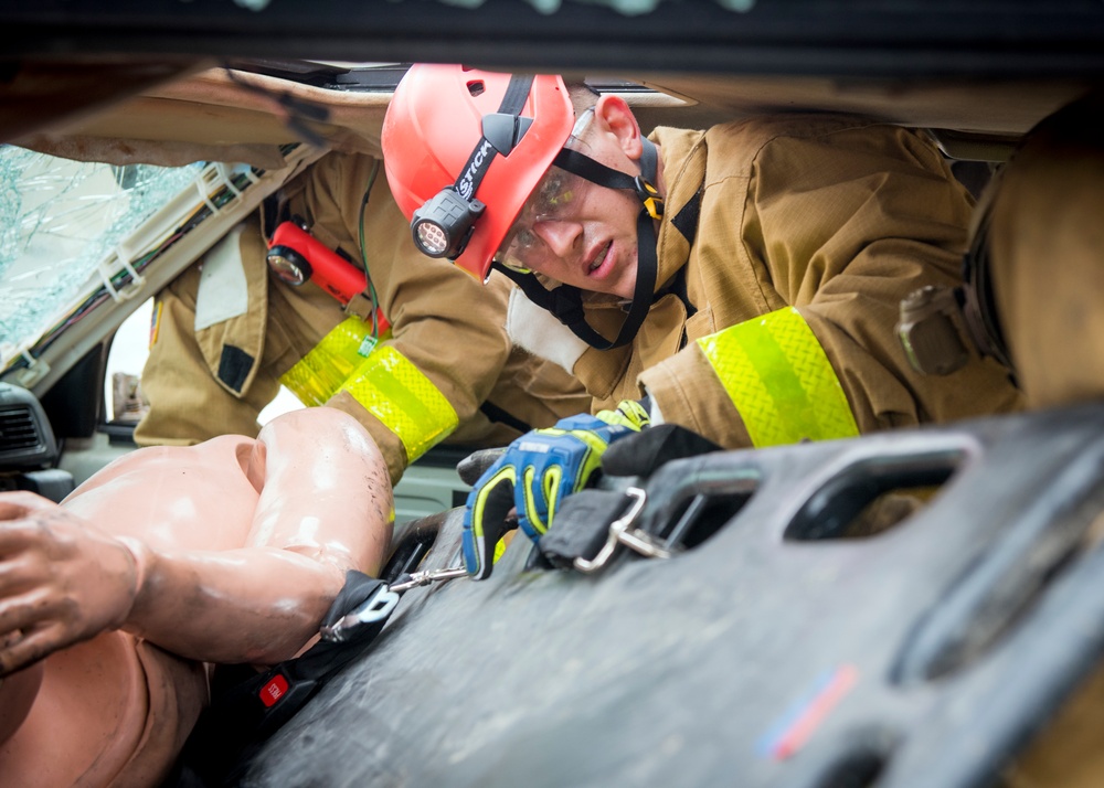 SC Guard Firefighters Conduct Vehicle Extraction Training