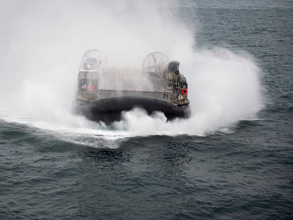 USS Iwo Jima (LHD 7) Conducts Operations at Anchor During Combined COMPTUEX