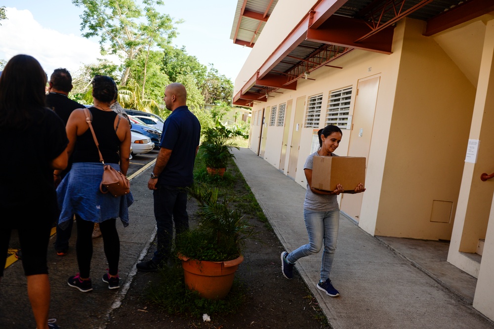 Hurricane Maria: meals for the deaf community in Hormigueros