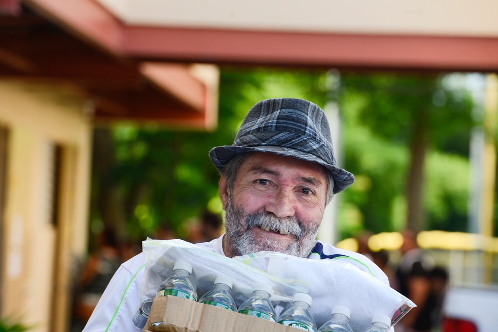 Hurricane Maria: meals for the deaf community in Hormigueros