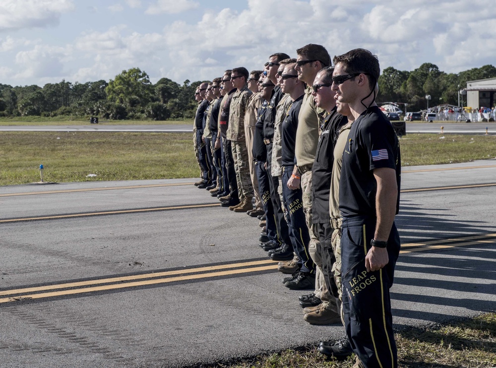 Leap Frogs Participate in Missing Man Formation at Stuart Air Show