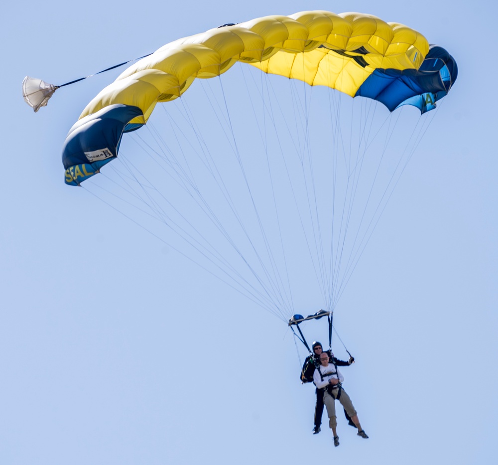 Leap Frogs Perform Tandem Jump with Mayor of Stuart, Florida