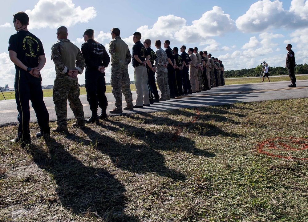 Leap Frogs Participate in Missing Man Formation at Stuart Air Show